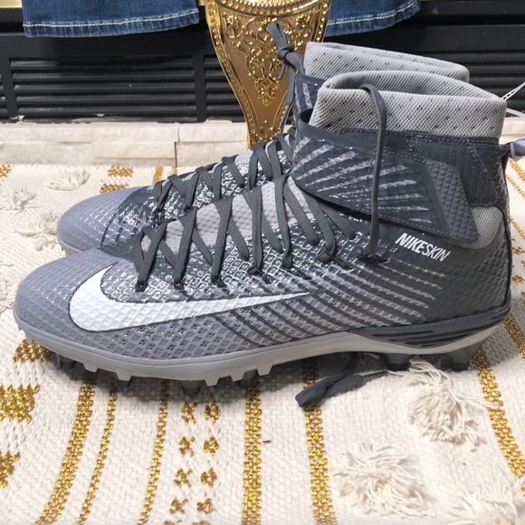 Nike Cleats - Picture 4 of 7